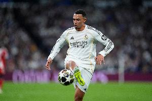 阿斯报：穆帅为阿诺德制定新战术，进攻阶段他成为中场组织者