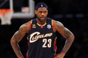 香农·夏普：骑士当年缺乏优秀管理层 詹姆斯为了夺冠必须离开